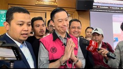 Video: Selesai Baca Pleidoi, Tom Lembong Minta Dibebaskan dari Jerat Hukum
