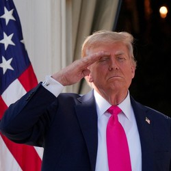Warga AS Siap-Siap 'Nangis Darah', Trump Teken Aturan Ini
