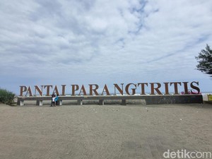 Duh! Banyak Turis Lolos Masuk Parangtritis Tanpa Bayar Karcis