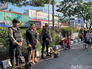 Kala Anjing K9 Jadi Kerumunan Selfie Warga di CFD Depok