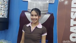 Cara Maudy Ayunda Bangkitkan Mood Kala Sibuk