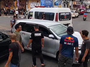 Ambulans Bawa Jenazah Terlibat Kecelakaan Beruntun di Parepare, 4 Mobil Rusak