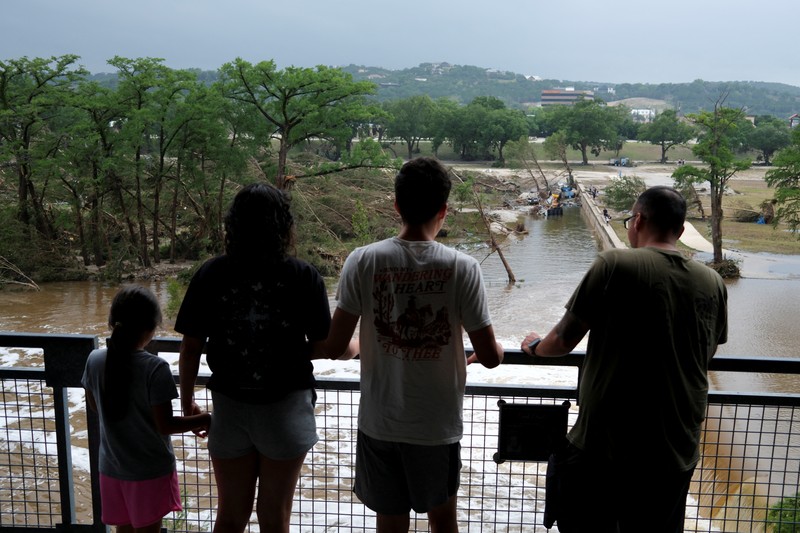 Barang-barang berserakan di dalam kabin di Camp Mystic setelah banjir mematikan di Kerr County, Texas, AS, 5 Juli 2025. Barang-barang berserakan di dalam kabin di Camp Mystic setelah banjir mematikan di Kerr County, Texas, AS, 5 Juli 2025. (REUTERS/Sergio Flores)