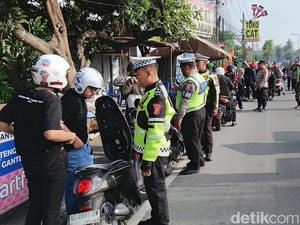 Puluhan Pesilat Konvoi ke Acara Suran Agung PSHW Madiun Diputar Balik