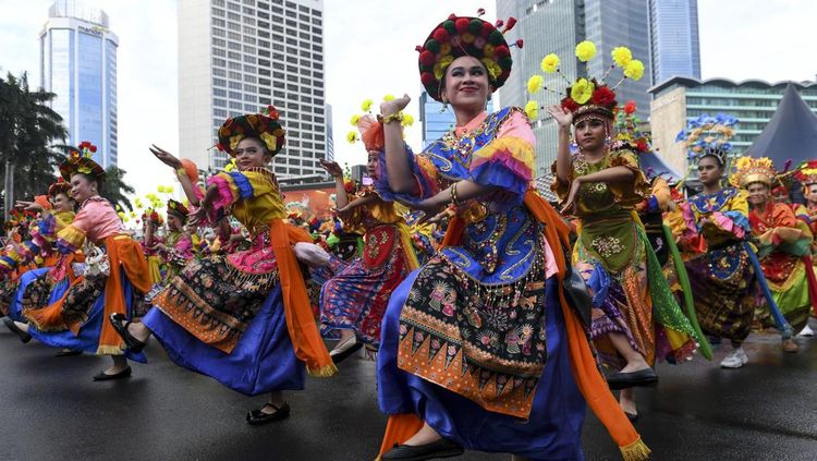 Pertunjukkan Kolosal Budaya Betawi Ramaikan CFD di Bundaran HI