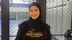 Revalina S Temat Pilih-pilih Job, Gak Takut Karier Redup