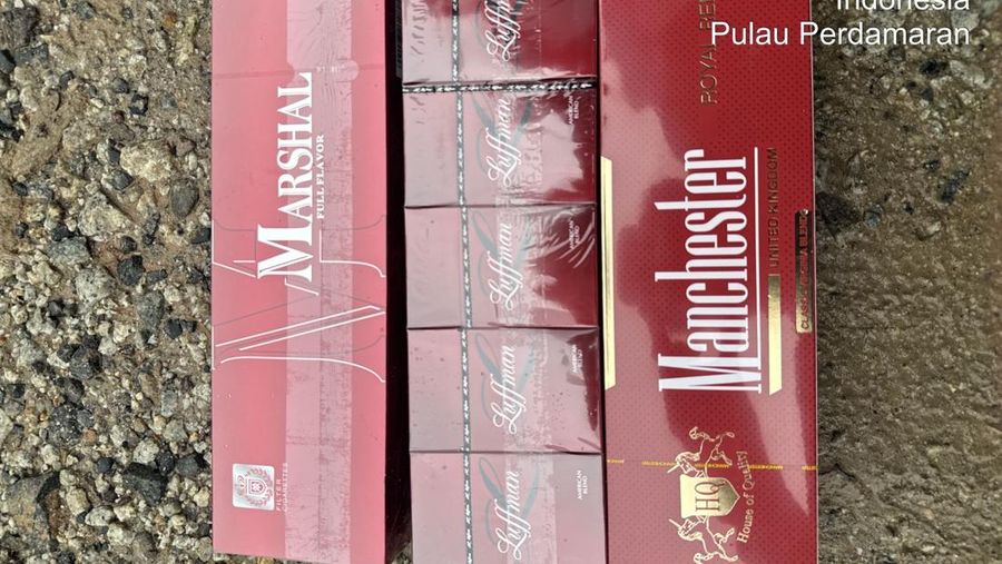 Direktorat Jenderal Bea dan Cukai berhasil menggagalkan upaya penyelundupan ribuan karton rokok ilegal yang diangkut menggunakan dua unit kapal cepat (high speed craft/HSC) di kawasan Sungai Rokan, Pulau Perdamaran, Jumat dini hari (4/7). (Dok Bea Cukai)