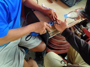 Cincin di Jari Manis Tak Bisa Lepas, Pemuda Indramayu Lapor Damkar