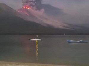 Gunung Lewotobi Erupsi, Batik Air Batalkan Penerbangan