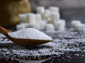 Gula Rafinasi Bocor ke Pasar Tradisional, Impor Raw Sugar Disetop Sementara