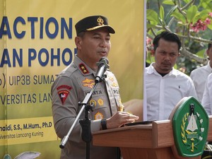 Kapolda Riau Hadiri Green Action Penanaman 300 Pohon di Kampus Unilak