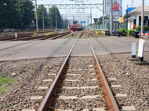 Perlintasan Ini Ditutup Imbas Perbaikan Jalur Kereta di Stasiun Bekasi