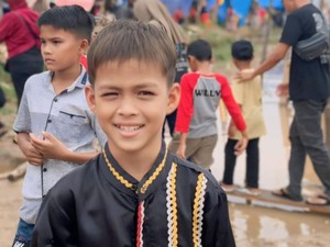 Kenalkan! Dikha, Penari Cilik Pacu Jalur, yang Jogetnya Ditiru Dunia