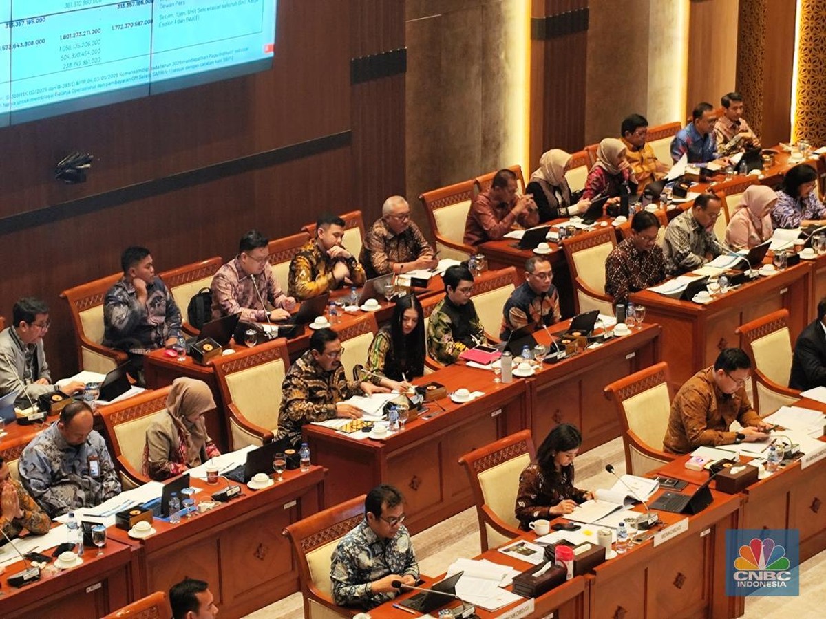 Meta dan Tiktok Jelaskan Soal Pelarangan Akun Ganda di DPR RI