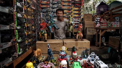 Jeritan Hati Pedagang Mainan Asemka: Sepi Pembeli, Diserbu Barang Online. 