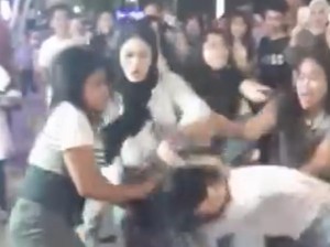 3 ABG Wanita Adu Jotos di Lapangan Andi Makkasau Parepare gegara Saling Ejek