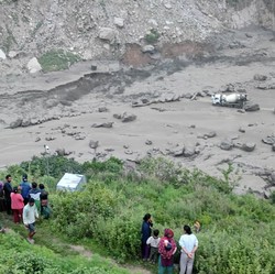 Banjir Bandang Terjang Himalaya, 28 Hilang, Jembatan Lenyap