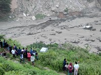 Banjir Bandang Terjang Himalaya, 28 Hilang, Jembatan Lenyap