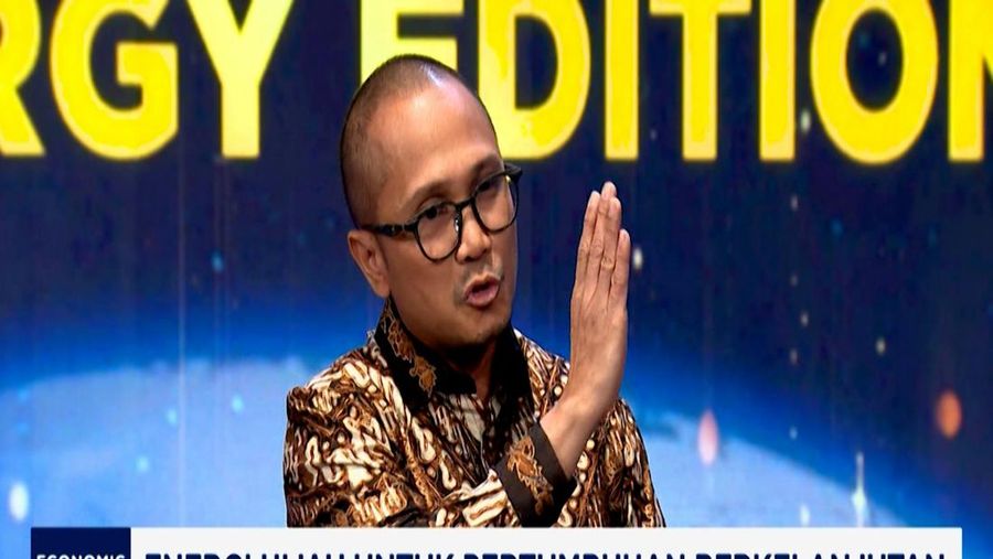 Direktur Keuangan Pertamina Geothermal Energy, Yurizki Rio dalam program Economic Update Energy Corner, Selasa (8/7/2025). (CNBC Indonesia)