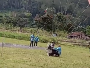 Nasib Mujur Farah Tabrak Juri Paralayang, Eh Malah Dapat Medali Perak