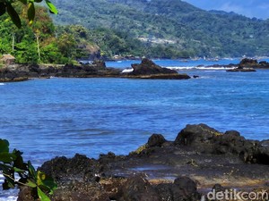 Karang Buddha Tidur di Pesisir Loji Surga Tersembunyi Para Pemancing
