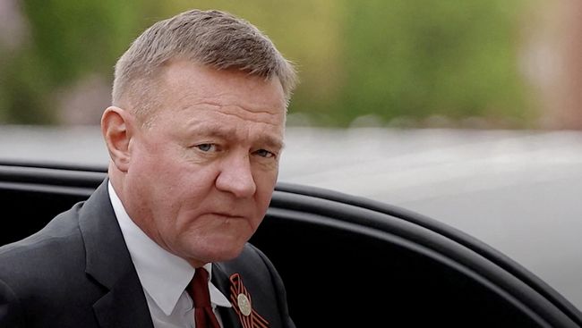 Baru Dipecat Putin, Eks Menteri Rusia Ditemukan Tewas di Dalam Mobil