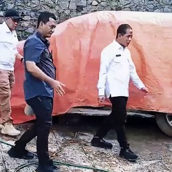 Menteri LH Geram Bangunan Ilegal Picu Longsor Puncak, Segel Vila!