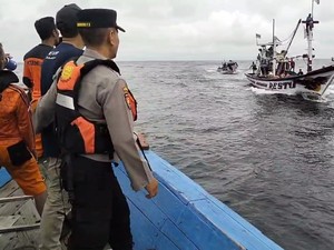 Tim SAR Gabungan Trenggalek Cari 6 Nelayan Jember yang Hilang