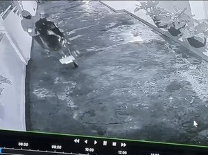 Maling Motor di Palembang Terekam CCTV, Pelaku Angkat Motor Korban