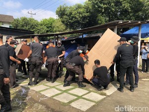 Warga Lempuyangan Sambat Barang-barang Rusak Imbas Digusur KAI