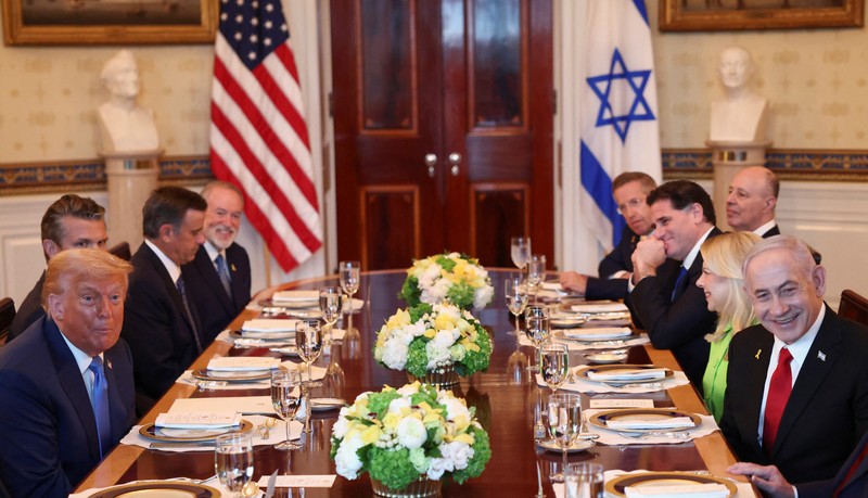 Pertemuan Presiden AS Donald Trump dengan Perdana Menteri Israel Benjamin Netanyahu di Gedung Putih, Washington, D.C., AS, Senin (7/7/2025). (REUTERS/Kevin Lamarque) Pertemuan Presiden AS Donald Trump dengan Perdana Menteri Israel Benjamin Netanyahu di Gedung Putih, Washington, D.C., AS, Senin (7/7/2025). (REUTERS/Kevin Lamarque)
