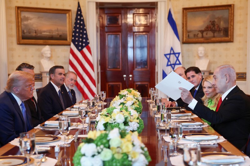 Pertemuan Presiden AS Donald Trump dengan Perdana Menteri Israel Benjamin Netanyahu di Gedung Putih, Washington, D.C., AS, Senin (7/7/2025). (REUTERS/Kevin Lamarque) Pertemuan Presiden AS Donald Trump dengan Perdana Menteri Israel Benjamin Netanyahu di Gedung Putih, Washington, D.C., AS, Senin (7/7/2025). (REUTERS/Kevin Lamarque)
