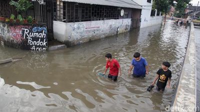 Perumahan Taman Mangu Tangsel Masih Direndam Banjir Pagi Ini