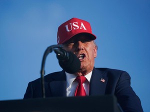 Uni Eropa Ancam Balas Tarif AS, Trump Santai Bilang Begini