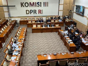 Rapat di DPR, Wamenkum Sebut RUU KUHAP Akan Perkuat Hak Tersangka-Korban
