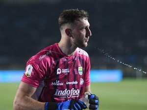 Adam Przybek Siap Jalani Debut Resmi Bersama Persib Bandung