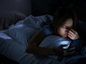 Batas Aman Scrolling Medsos Buat Sobat Gen Z Biar Nggak Kena Brain Rot