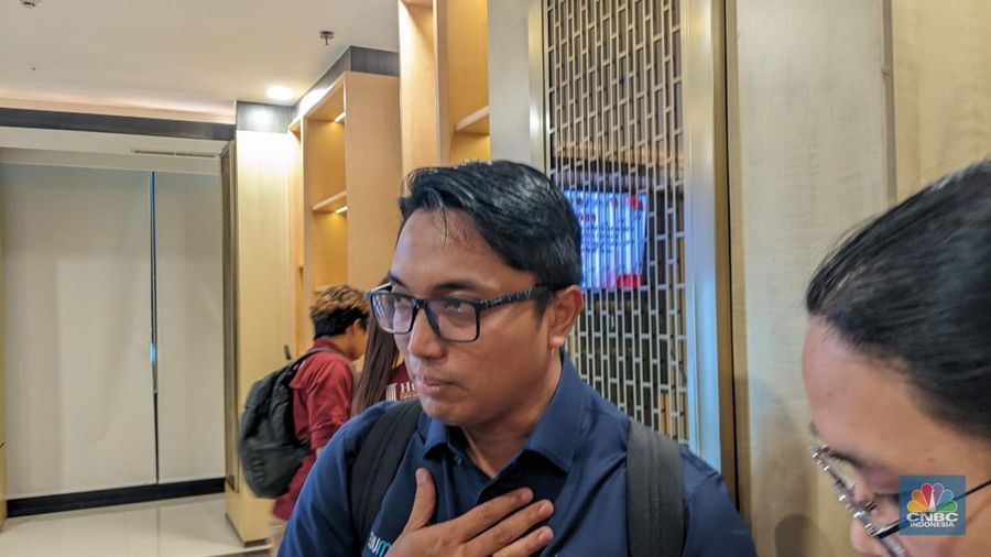 Manager Sekretariat PT Agrinas Palma Nusantara, Akbar Mulia di Gedung Kejaksaan Agung, Jakarta, Rabu (9/7/2025). (CNBC Indonesia/Emir Yanwardhana)