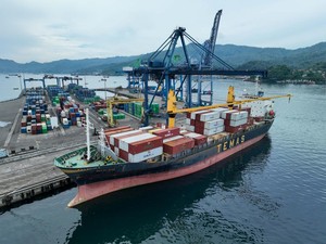 Layanan Terminal Peti Kemas Bitung Kembali Normal Usai Insiden RTG