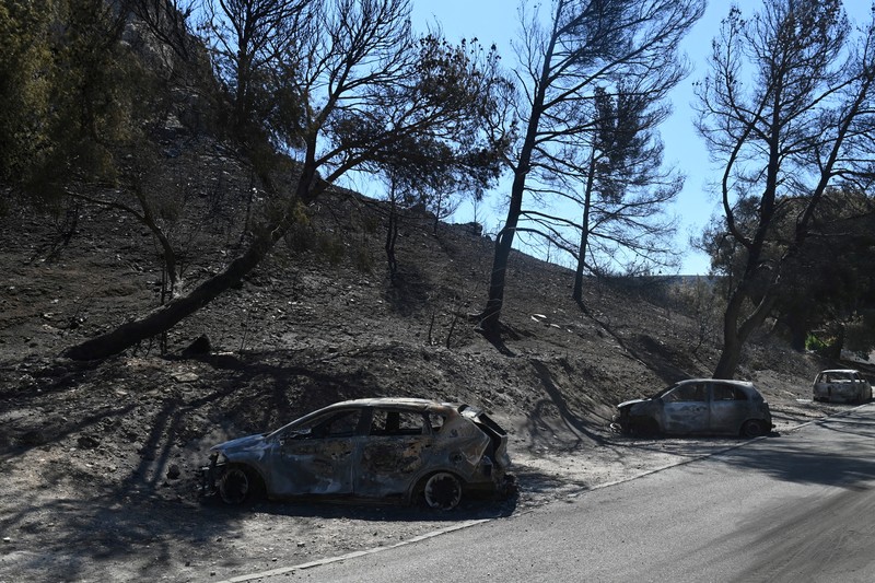 Pemandangan rumah yang terbakar akibat kebakaran hutan di distrik L'Estaque, Marseille, Prancis selatan, 9 Juli 2025. Pemandangan rumah yang terbakar akibat kebakaran hutan di distrik L'Estaque, Marseille, Prancis selatan, 9 Juli 2025. (REUTERS/Alexandre Dimou)