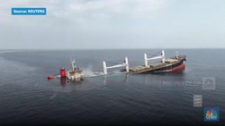 Detik-detik Tenggelamnya Kapal di Laut Tengah oleh Houthi