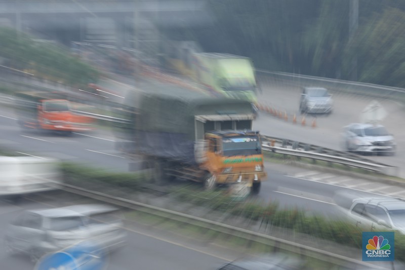 Dinas Perhubungan Kota Bekasi, Hari ini memberlakukan Manajemen Rekayasa Lalu Lintas (MRLL) di kawasan Komsen, Kota Bekasi, Jawa Barat, Kamis (10/7/2025). (CNBC Indonesia/Tri Susilo) Dinas Perhubungan Kota Bekasi, Hari ini memberlakukan Manajemen Rekayasa Lalu Lintas (MRLL) di kawasan Komsen, Kota Bekasi, Jawa Barat, Kamis (10/7/2025). (CNBC Indonesia/Tri Susilo)