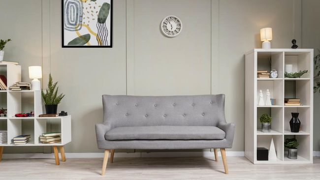 Trik Bikin Ruang Tamu Kecil Terlihat Lebih Luas Kata Desain Interior
