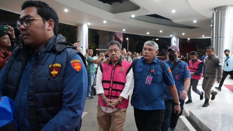 Kejaksaan Agung (Kejagung) mengumumkan adanya sembilan tersangka baru terkait kasus dugaan tindak pidana korupsi terkait tata kelola minyak mentah dan produk kilang pada PT Pertamina (Persero), Sub Holding, serta Kontraktor Kontrak Kerja Sama (KKKS) pada periode 2018-2023 di Kejaksaan Agung, Jakarta, Kamis (10/7/2025). (Dok. Kejaksaan Agung)
