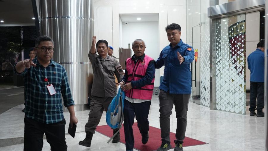 Kejaksaan Agung (Kejagung) mengumumkan adanya sembilan tersangka baru terkait kasus dugaan tindak pidana korupsi terkait tata kelola minyak mentah dan produk kilang pada PT Pertamina (Persero), Sub Holding, serta Kontraktor Kontrak Kerja Sama (KKKS) pada periode 2018-2023 di Kejaksaan Agung, Jakarta, Kamis (10/7/2025). (Dok. Kejaksaan Agung)