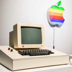 Komputer Pertama Apple Tahun 1976 Dilelang, Harganya Bikin Kaget