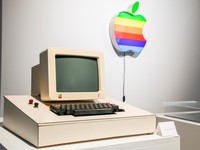Komputer Pertama Apple Tahun 1976 Dilelang, Harganya Bikin Kaget