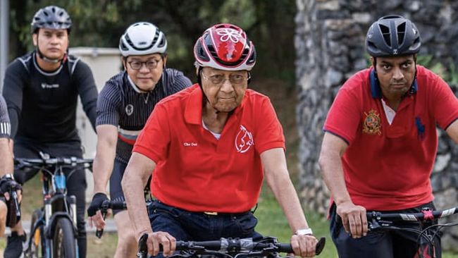 Usia 100 Tahun, Ini 5 Rahasia Umur Panjang Mahathir Mohamad