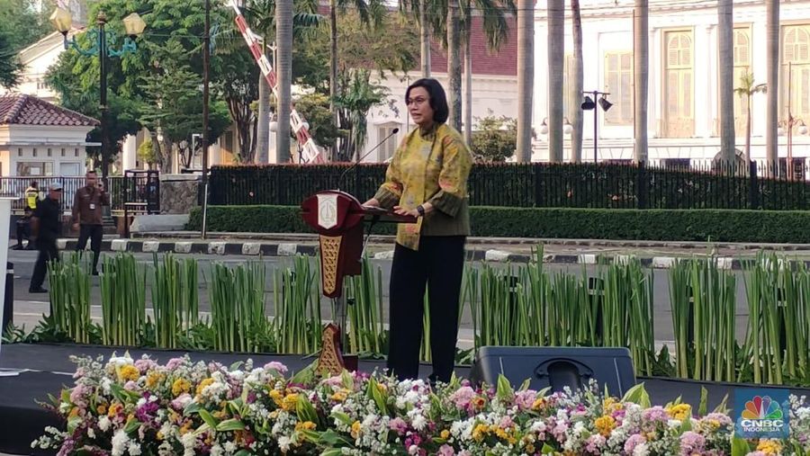 Menteri Keuangan, Sri Mulyani Indrawati dalam acara Pencanangan Penataan dan Integrasi Lapangan Banteng di Gedung AA Maramis, Jakarta, Kamis (10/7/2025). (CNBC Indonesia/Arrijal Rachman)