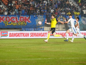 Bantai Arema FC 4-0, Oxford United ke Final Piala Presiden 2025